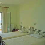 Beachfront House Tolis - Pélekasz