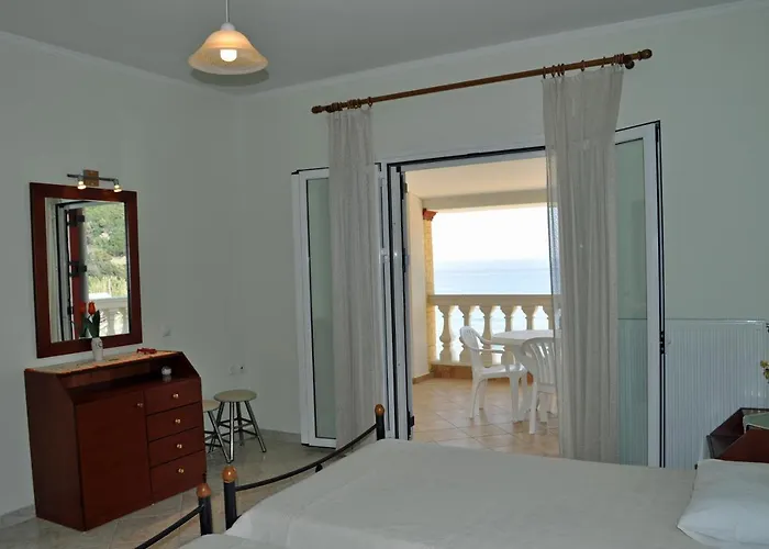 Апартаменты Beachfront House Tolis -