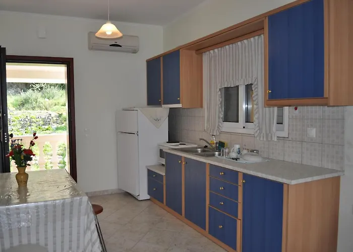 Апартаменты Beachfront House Tolis - *