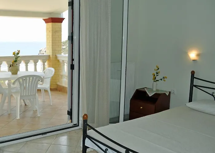 Апартаменты Beachfront House Tolis - *