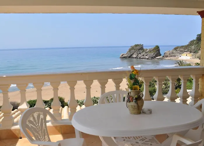 Beachfront House Tolis - Апартаменты Пелекас