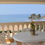 Beachfront House Tolis - Апартаменты Пелекас