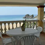 Beachfront House Tolis - شقة *